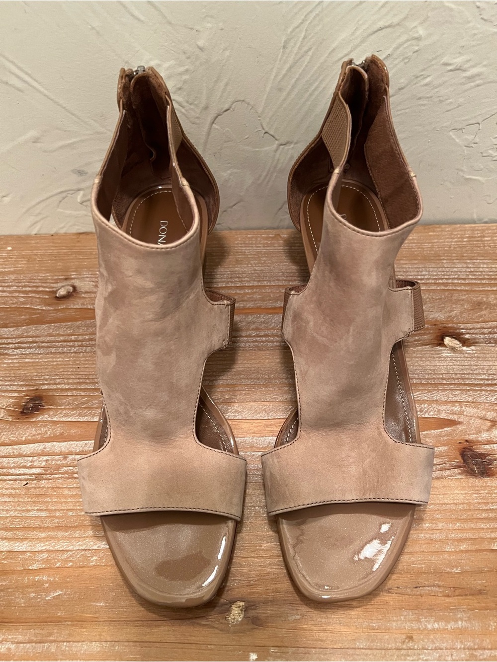 Donald J. Pliner Nude/Tan Suede Cutout Block Heel Sandals Size 8.5M